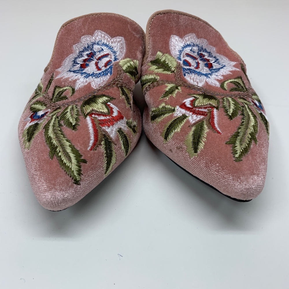 Cape Robbin Pink Velvet Floral Pointy Toes Mules_4